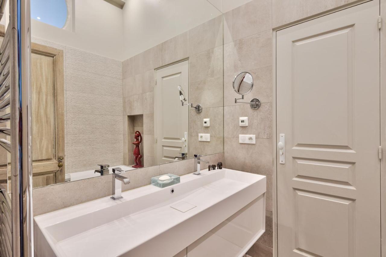 De Standing 4 Etoiles Sur L'ile Saint-louis By Weekome Paris
